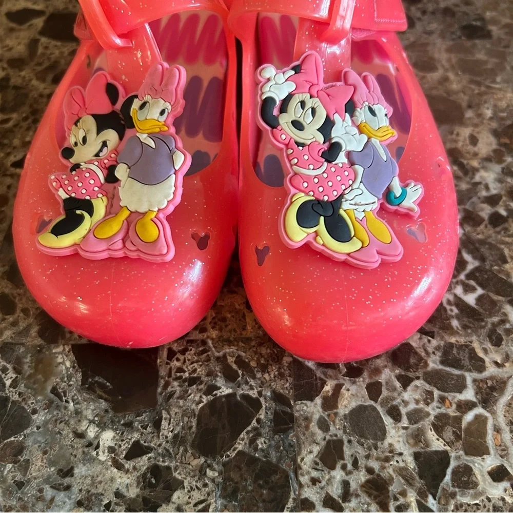 Minnie pinks shoes